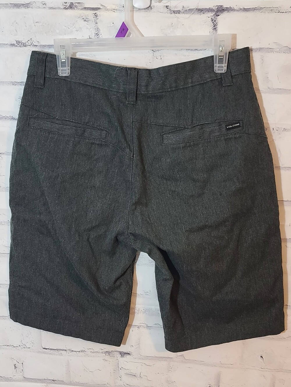 Volcom Shorts Mens Gray Chino Flat Front Solid 10 in Inseam - Picture 2 of 4